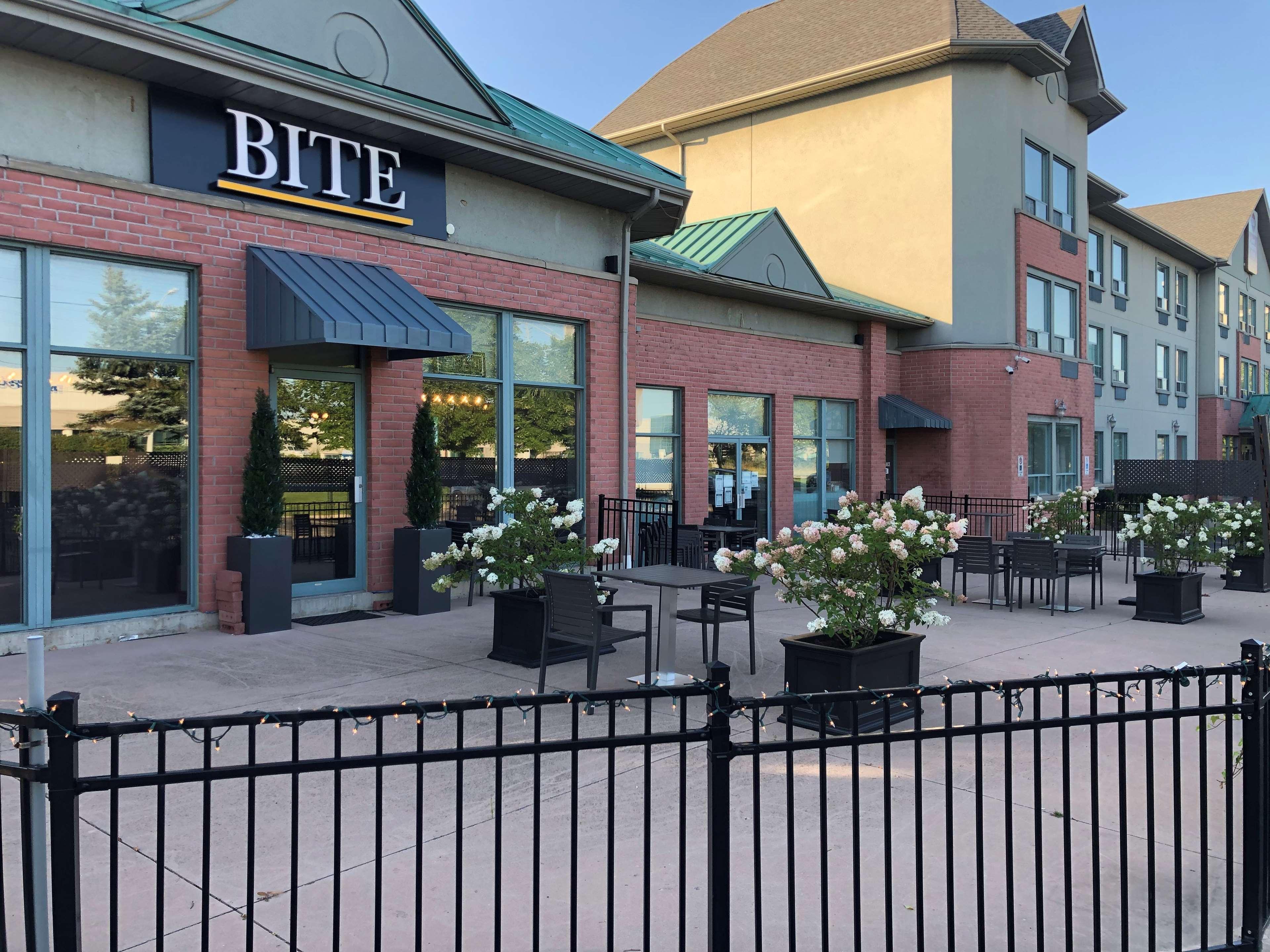 Best Western Plus Travel Hotel Toronto Airport Eksteriør billede